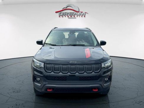 Used 2022 Jeep Compass Trailhawk w/ Trailhawk Convenience Group AWD/4WD image 2