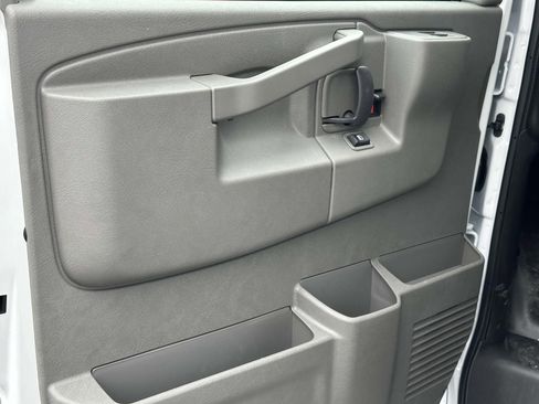 New 2024 Chevrolet Express 4500 Extended w/ Power Convenience Package image 9