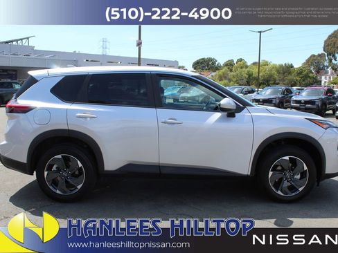 Used 2025 Nissan Rogue SV AWD/4WD image 6