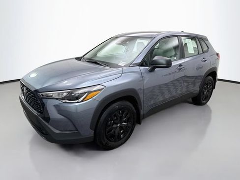 Used 2025 Toyota Corolla Cross L AWD/4WD image 3