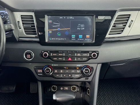 Used 2018 Kia Niro EX w/ EX Premium Package image 34