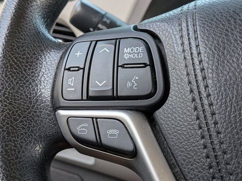 Used 2015 Toyota Sienna LE FWD image 12