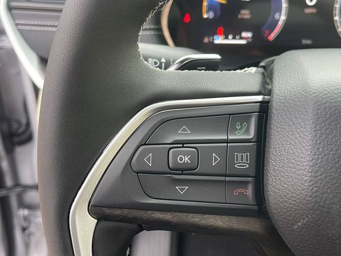 New 2026 Jeep Grand Cherokee Limited RWD image 15