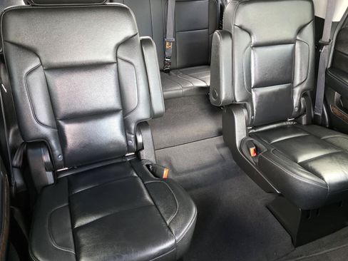 Used 2020 Chevrolet Tahoe LT w/ Texas Edition Package RWD image 19