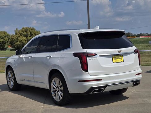 Used 2022 Cadillac XT6 Premium Luxury w/ Technology Package image 4