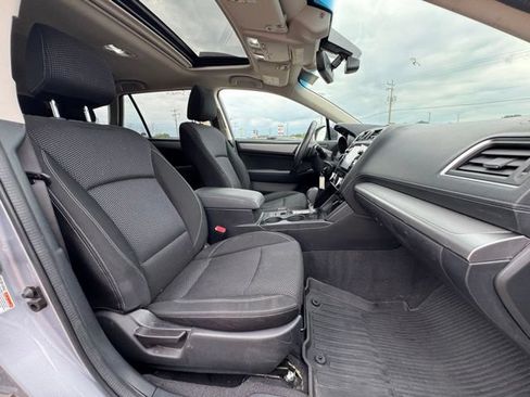 Used 2019 Subaru Outback 2.5i Premium w/ Popular Package #2 AWD/4WD image 12