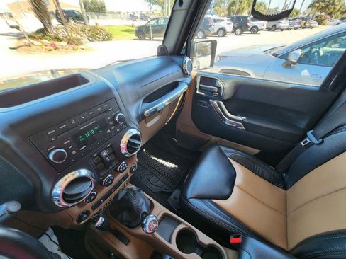 Used 2013 Jeep Wrangler Unlimited Sahara w/ Connectivity Group image 17