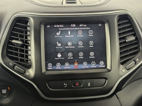 Used 2021 Jeep Cherokee Latitude Lux w/ Comfort/Convenience Group FWD image 17