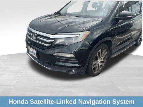 Used 2017 Honda Pilot Touring image 6