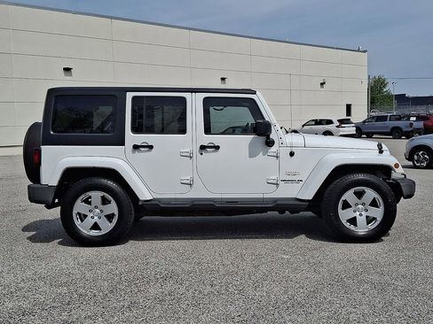 Used 2012 Jeep Wrangler Unlimited Sahara w/ Dual Top Group image 9
