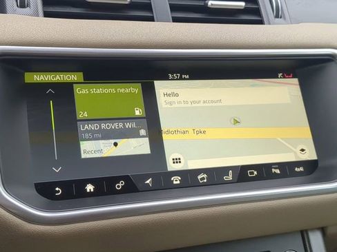 Used 2018 Land Rover Range Rover Evoque SE image 21