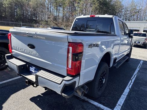 Used 2025 Ford F250 XLT w/ Black Appearance Package image 17
