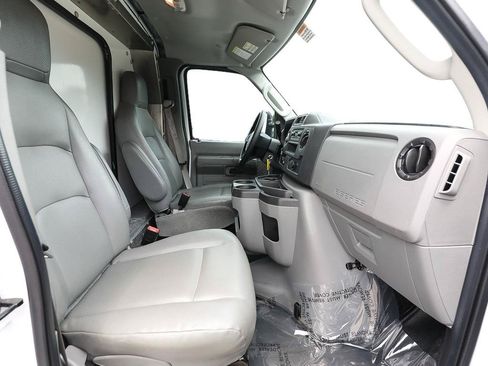 Used 2023 Ford E-450 and Econoline 450 Super Duty w/ Power Windows & Locks Group RWD image 22
