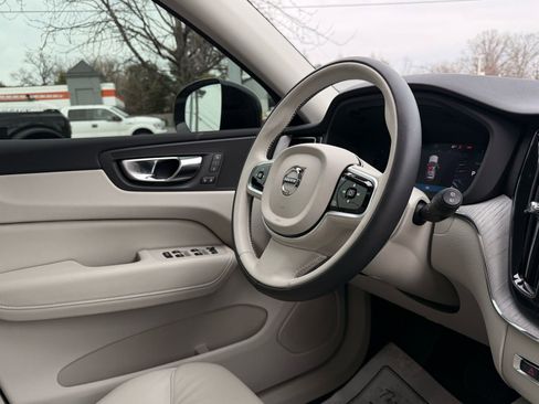 Used 2025 Volvo XC60 T8 Plus w/ Protection Package Premier image 28
