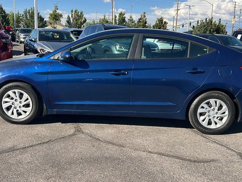 Used 2017 Hyundai Elantra SE FWD image 8