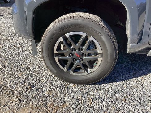 Used 2024 Toyota Tacoma TRD Sport image 9