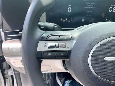 Used 2025 Hyundai Kona SEL FWD image 24