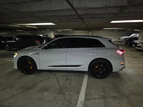 Used 2023 Audi e-tron Chronos w/ Chronos Package AWD/4WD image 7