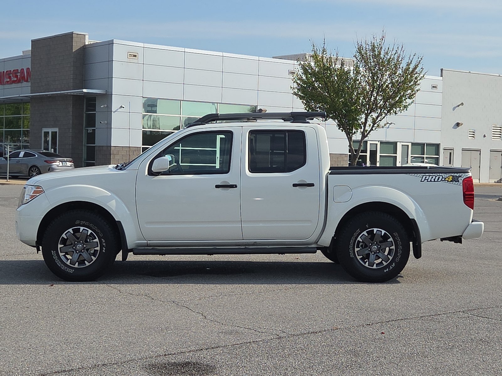 Used 2021 Nissan Frontier PRO-4X w/ Pro-4x Utility Package AWD/4WD image 3