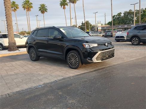 New 2025 Volkswagen Taos SE image 2