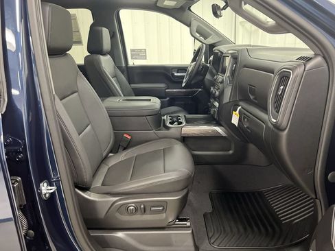 Used 2022 Chevrolet Silverado 2500 LTZ w/ LTZ Plus Package AWD/4WD image 23