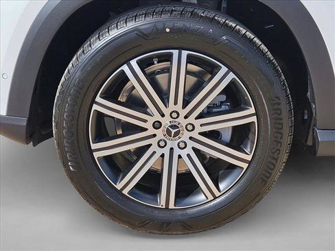 Used 2025 Mercedes-Benz GLE 350 4MATIC image 11