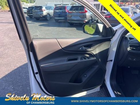 Used 2022 Chevrolet Equinox RS FWD image 18