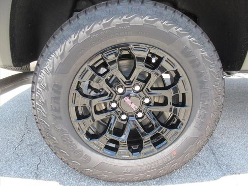 New 2026 GMC Canyon Elevation w/ Convenience Package RWD image 8