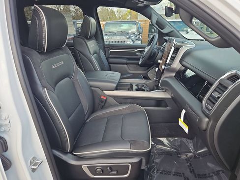 New 2026 RAM 1500 Laramie AWD/4WD image 16