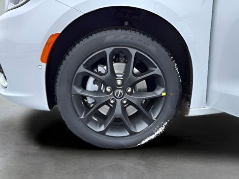 New 2026 Chrysler Pacifica Select image 9