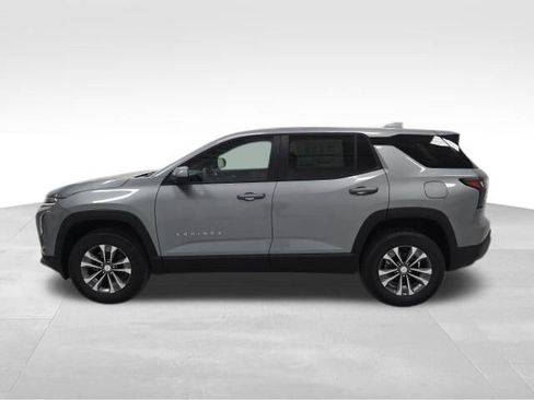 New 2026 Chevrolet Equinox LT image 2