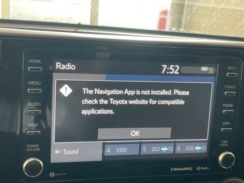 Used 2022 Toyota Highlander XLE image 18