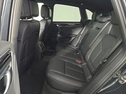 Certified 2026 Porsche Macan AWD/4WD image 15