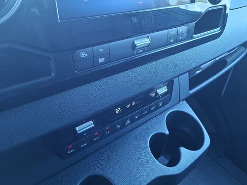 Used 2025 Mercedes-Benz Sprinter 2500 image 15