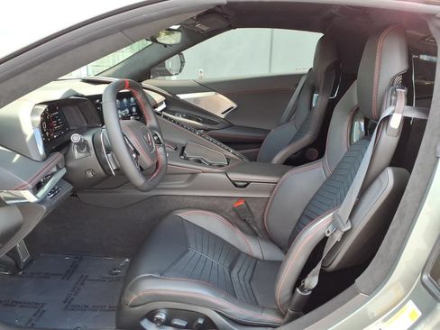 Used 2023 Chevrolet Corvette Stingray Premium Cpe w/ Z51 Performance Package RWD image 7
