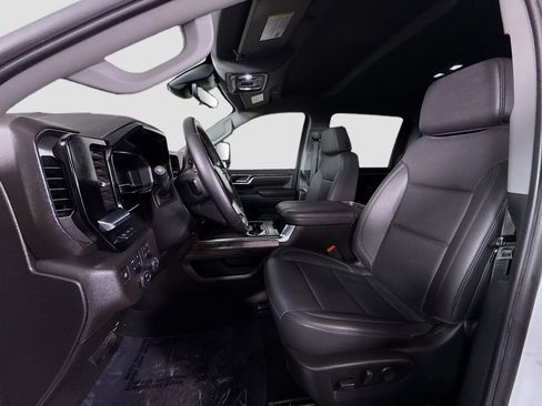 Used 2025 Chevrolet Silverado 2500 LTZ w/ LTZ Premium Package image 21