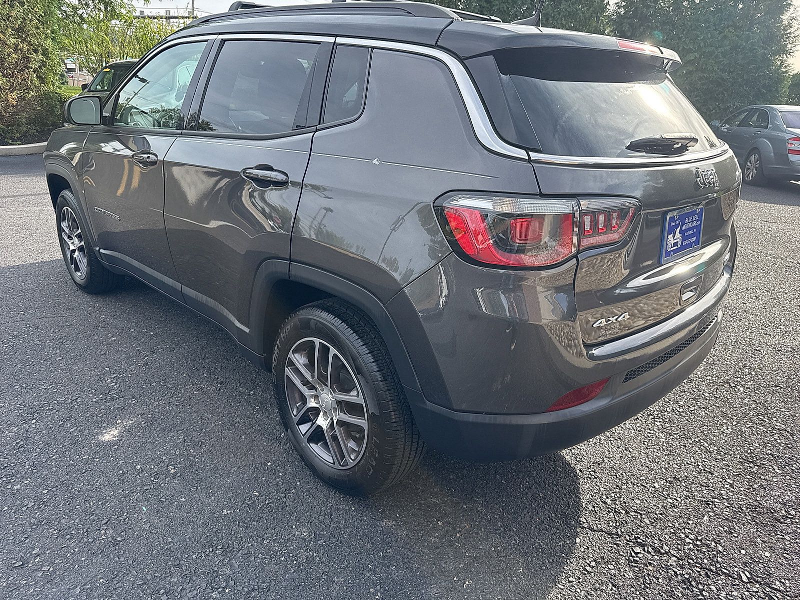 Used 2019 Jeep Compass Latitude w/ Popular Equipment Group AWD/4WD image 6