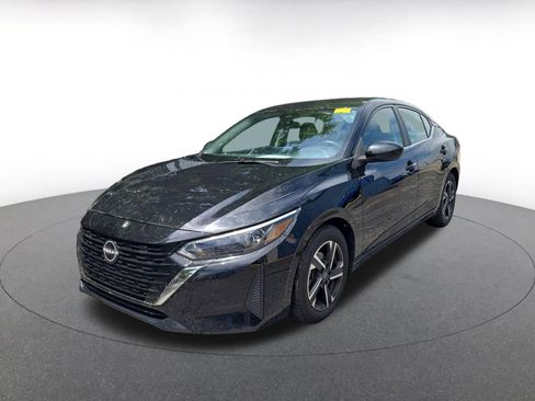 Used 2025 Nissan Sentra SV FWD image 2