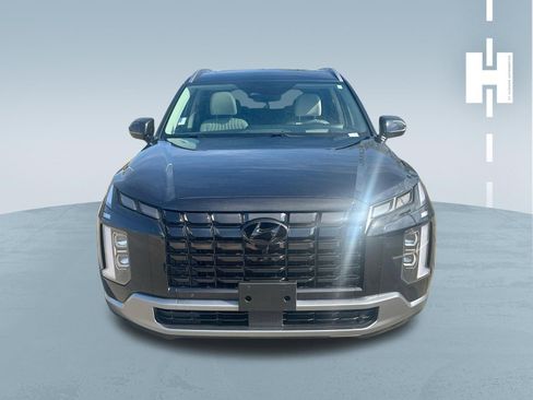 Used 2024 Hyundai Palisade Limited FWD image 2