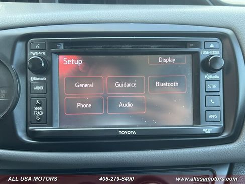 Used 2015 Toyota Yaris L image 24