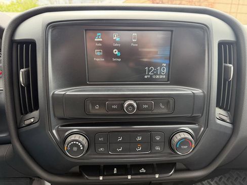 Used 2018 GMC Sierra 1500 4x4 Regular Cab w/ Sierra Convenience Package image 18