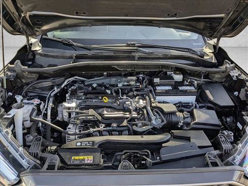 Used 2024 Toyota Corolla Cross XLE image 21