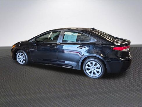 Used 2026 Toyota Corolla LE FWD image 5