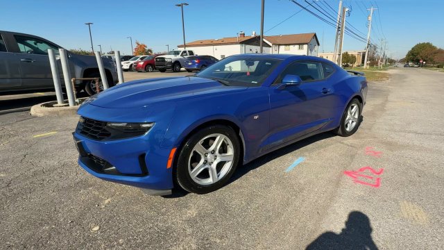 Used 2022 Chevrolet Camaro LT RWD image 4