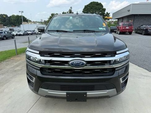 Used 2024 Ford Expedition Limited AWD/4WD image 3