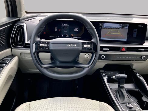 Certified 2026 Kia Sorento S w/ S Panoramic Sunroof Package FWD image 12
