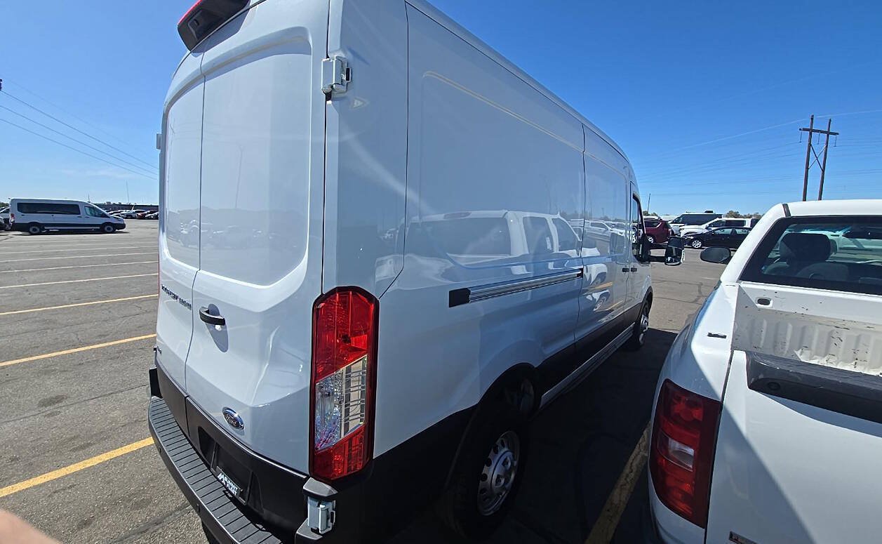 Used 2025 Ford Transit 350 148 Medium Roof AWD image 2