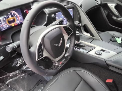 Used 2015 Chevrolet Corvette Z06 w/ 3LZ Preferred Equipment Group image 18