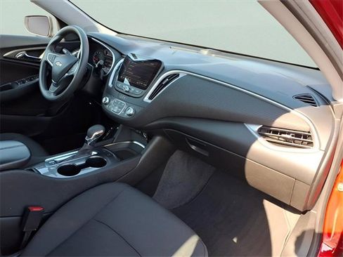 Used 2024 Chevrolet Malibu LT image 20