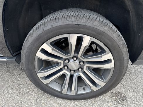 Used 2019 GMC Yukon XL Denali w/ Denali Ultimate Package AWD/4WD image 9